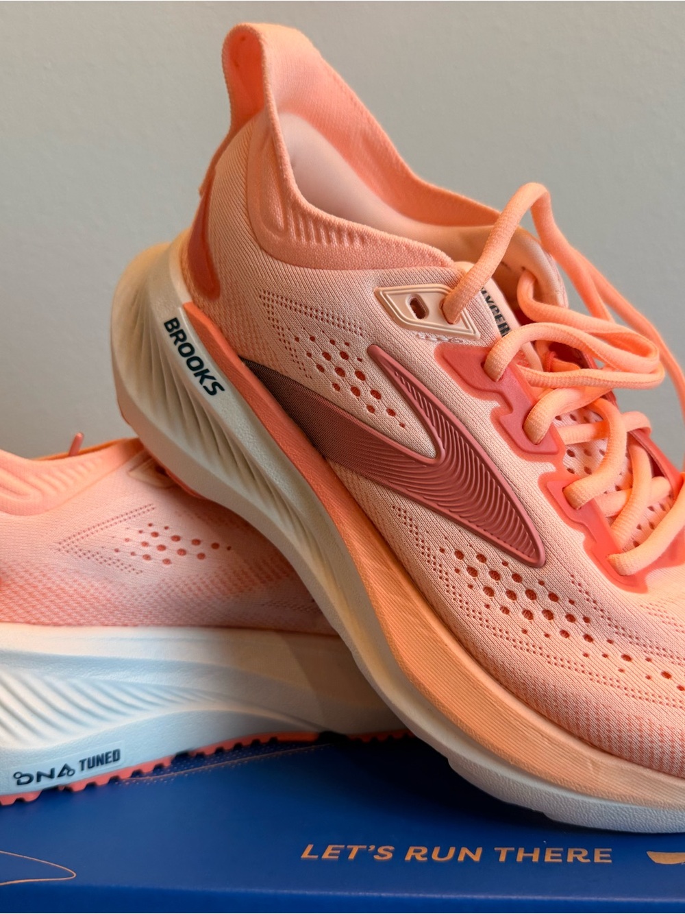 Brooks Glycerin 23 Mesh Plush Cushioned Running Shoes Coral/Peach Size 5